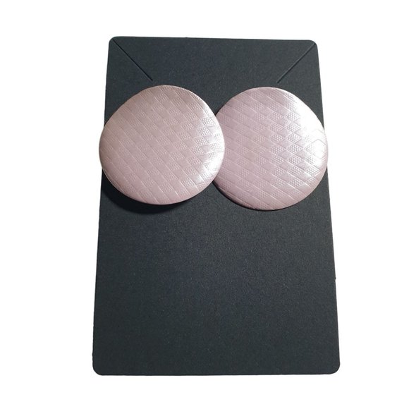 Baby Pink Pressed Metal Vintage Earrings Womens Round Textured Jewelry Costume - Picture 4 of 5